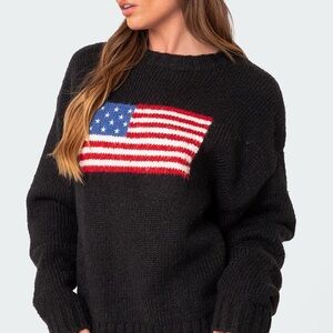 A oversized Edikted Flag sweater perfect for the winter